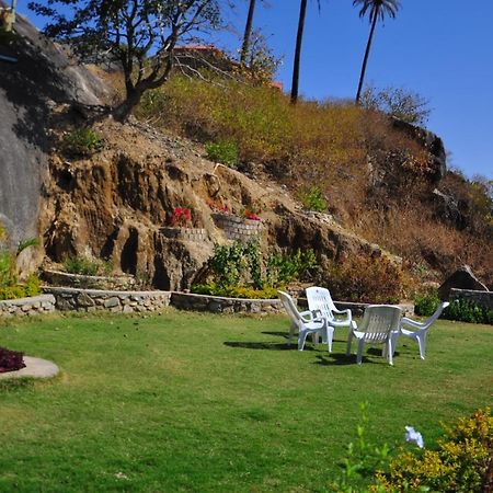 Hotel Oasis Mount Âbû Extérieur photo