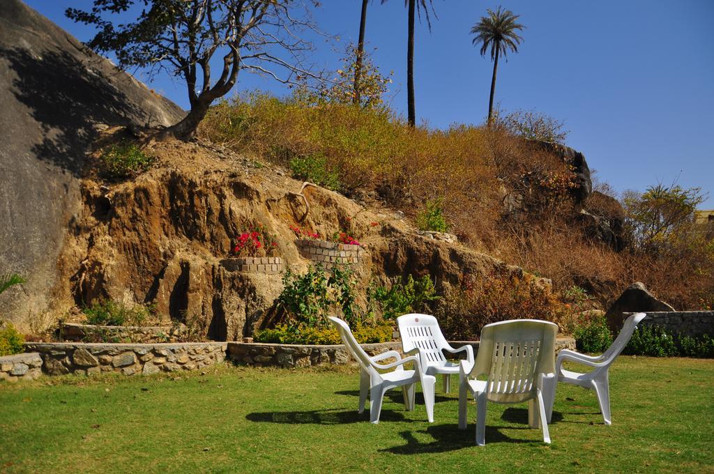 Hotel Oasis Mount Âbû Extérieur photo