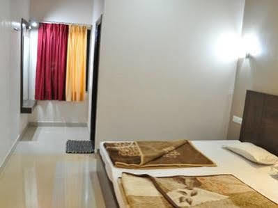 Hotel Oasis Mount Âbû Extérieur photo