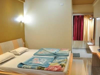 Hotel Oasis Mount Âbû Extérieur photo