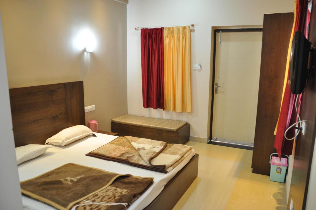 Hotel Oasis Mount Âbû Extérieur photo