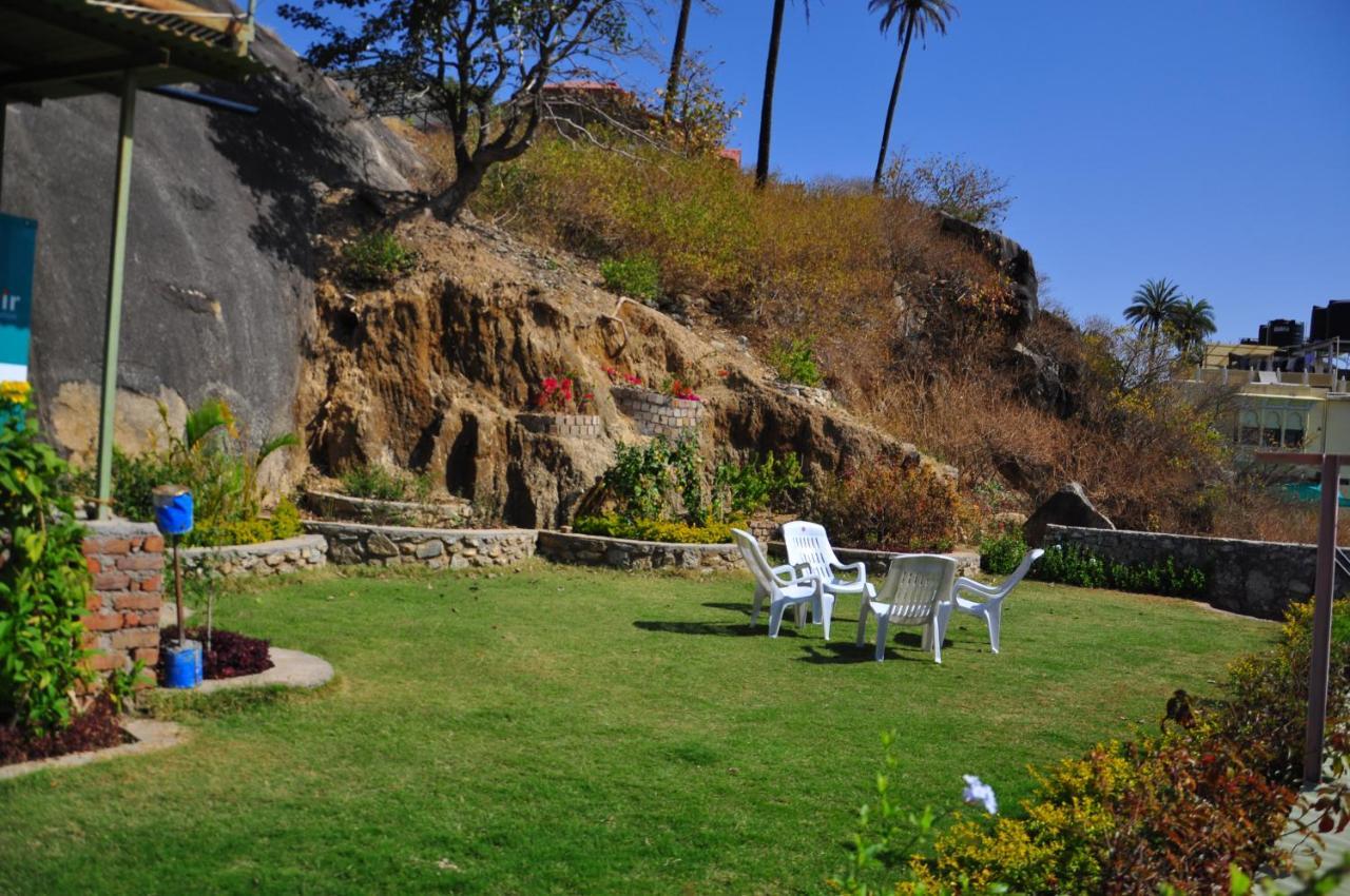 Hotel Oasis Mount Âbû Extérieur photo