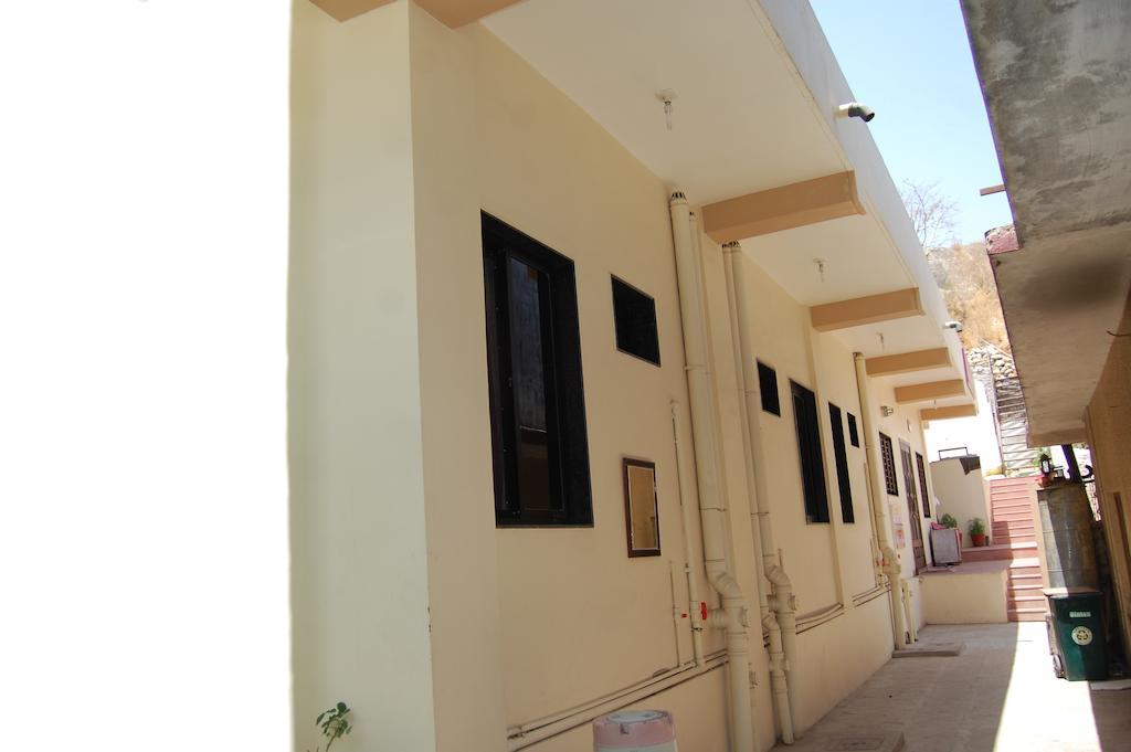 Hotel Oasis Mount Âbû Extérieur photo