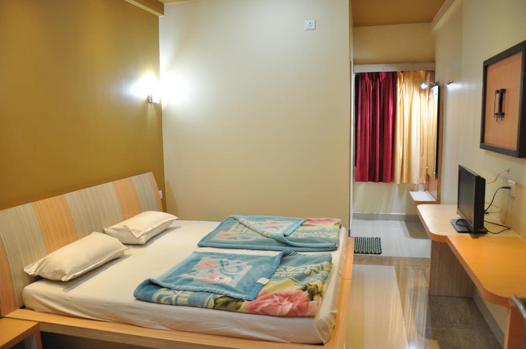 Hotel Oasis Mount Âbû Extérieur photo